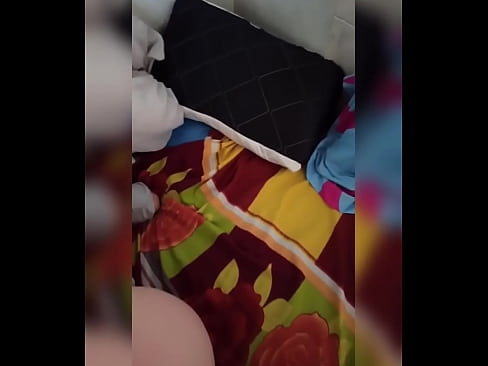 ❤️ زميلتي في السكن تبقى في المنزل بمفردها لأن زوجها يذهب في إجازة وأغتنم الفرصة لمضاجعتها وملء مؤخرتها بالحليب