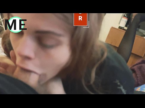 ❤️ ديك الحلق ، جوارب طويلة ممزقة والكعوب الممزقة لطيفة للقاء